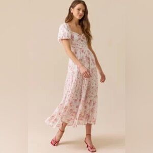 Solana Floral Maxi Dress
Altar'd State In: Ivory/Pink/Multi